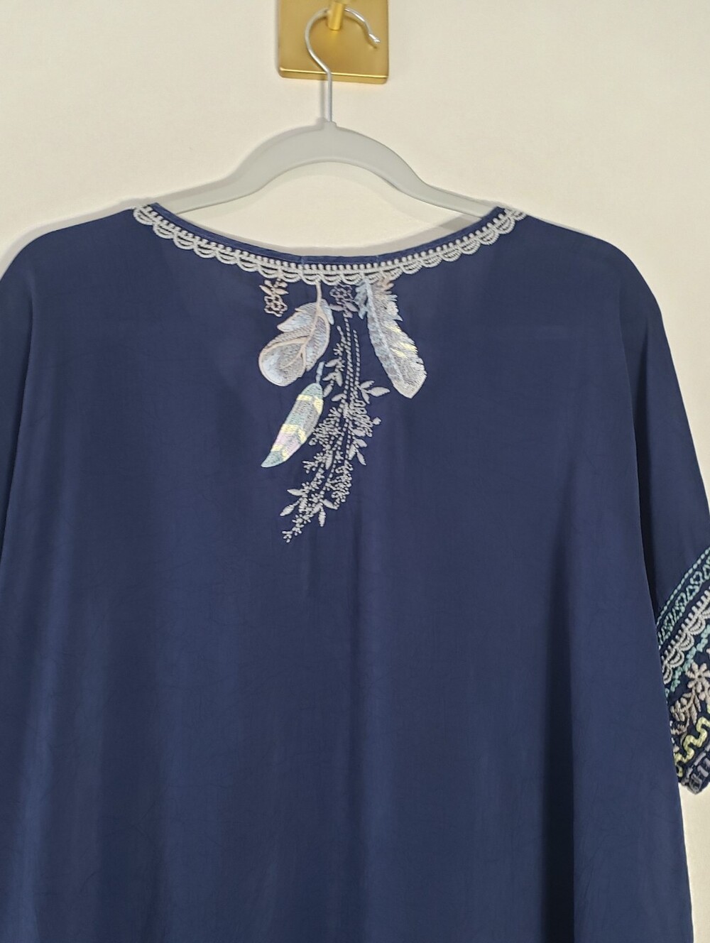 Johnny Was Embroidered Short-Sleeve Boho Top Large Navy Blue Cupra Rayon Western - Picture 9 of 15